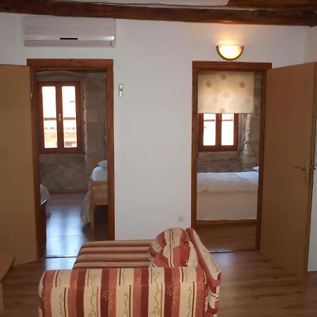 52 Apartment