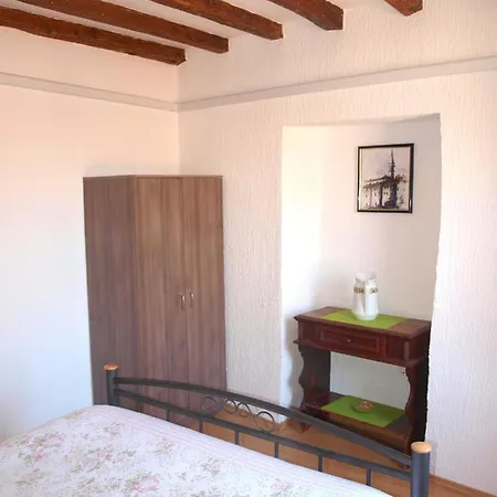 52 Apartment
