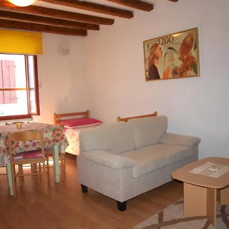 52 Apartman *